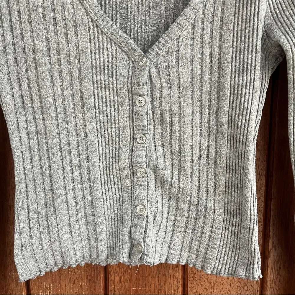 Rue21 Cropped Long Sleeve - Picture 4 of 5